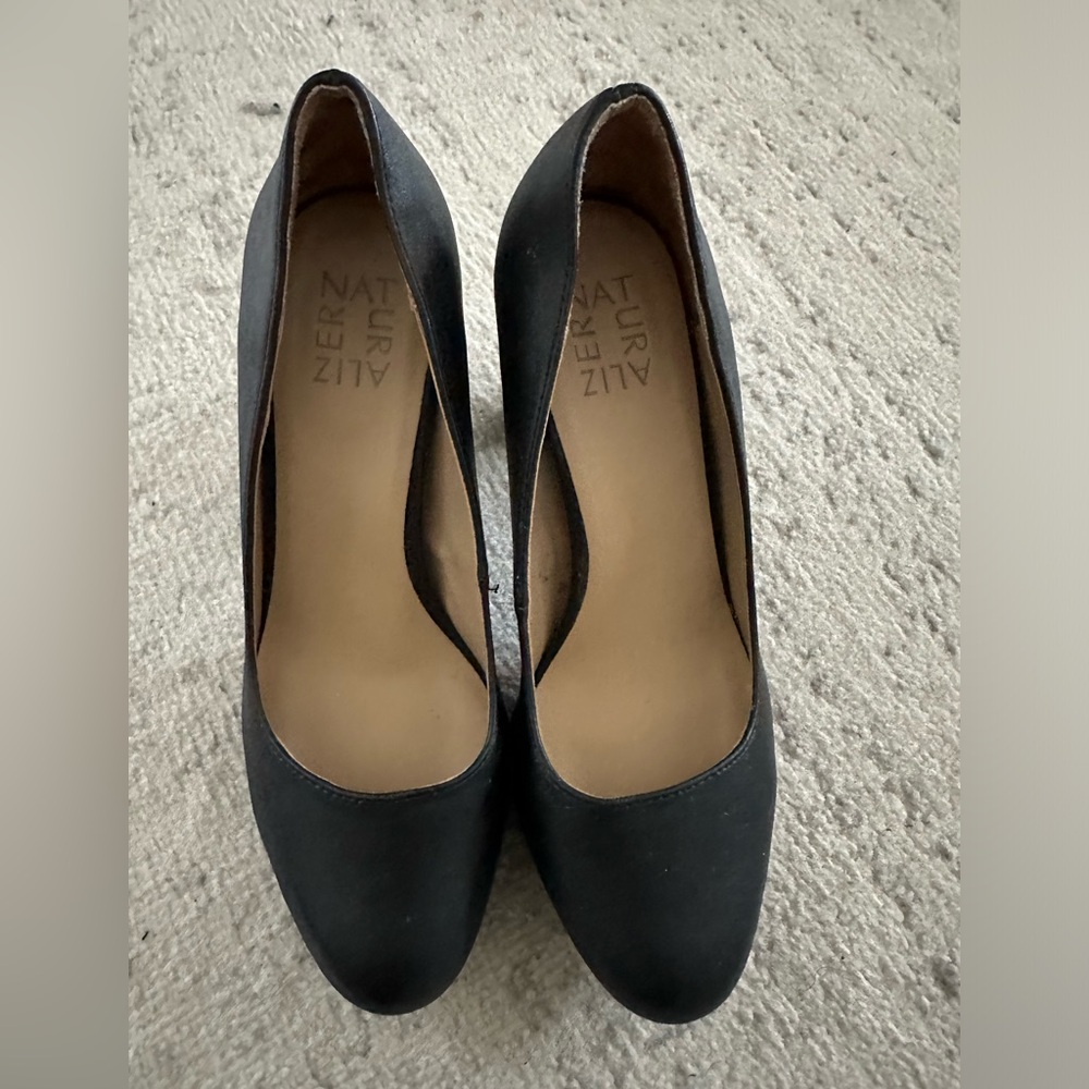 Black Naturalizer pumps